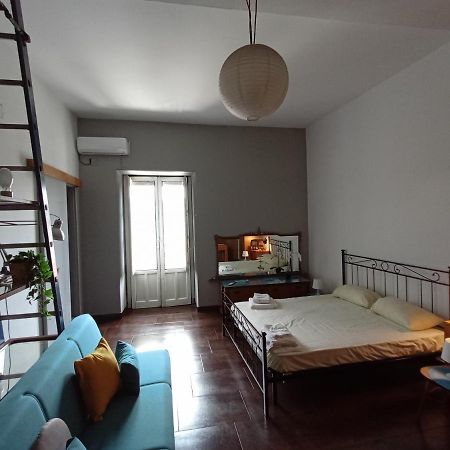 Historical Arches House Apartment คาตาเนีย ภายนอก รูปภาพ