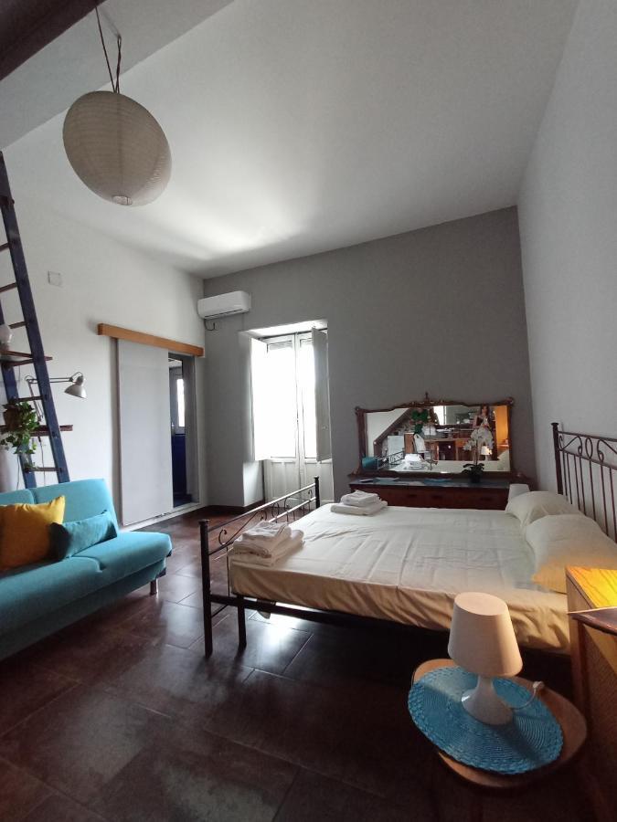 Historical Arches House Apartment คาตาเนีย ภายนอก รูปภาพ