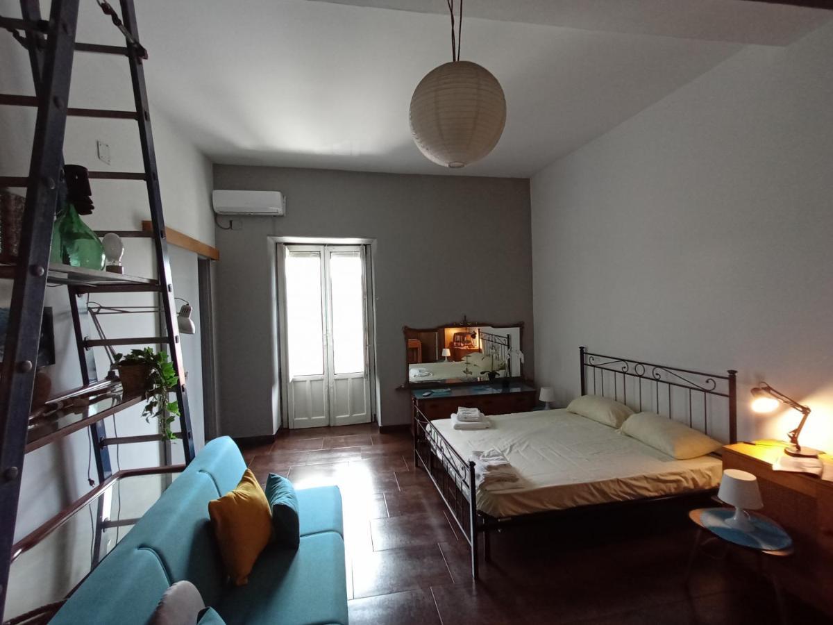 Historical Arches House Apartment คาตาเนีย ภายนอก รูปภาพ
